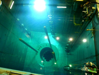 ＬＥＤ水中照明１灯点灯状態