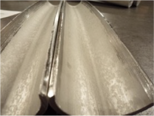 配管縦割り画像